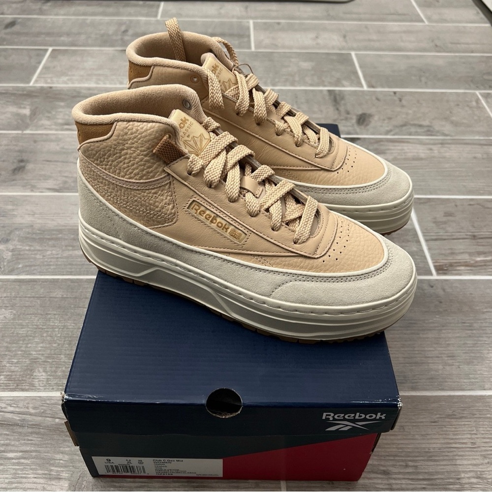 Reebok Women’s Tan and Cream Sneakers